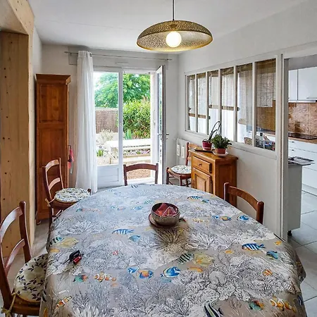 Dom wakacyjny Amazing Home In Les Sables Dolonne Les Sables-dʼOlonne